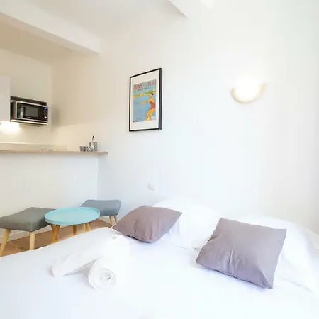 Fully Equiped Studio In The Vieil Appartement Antibes